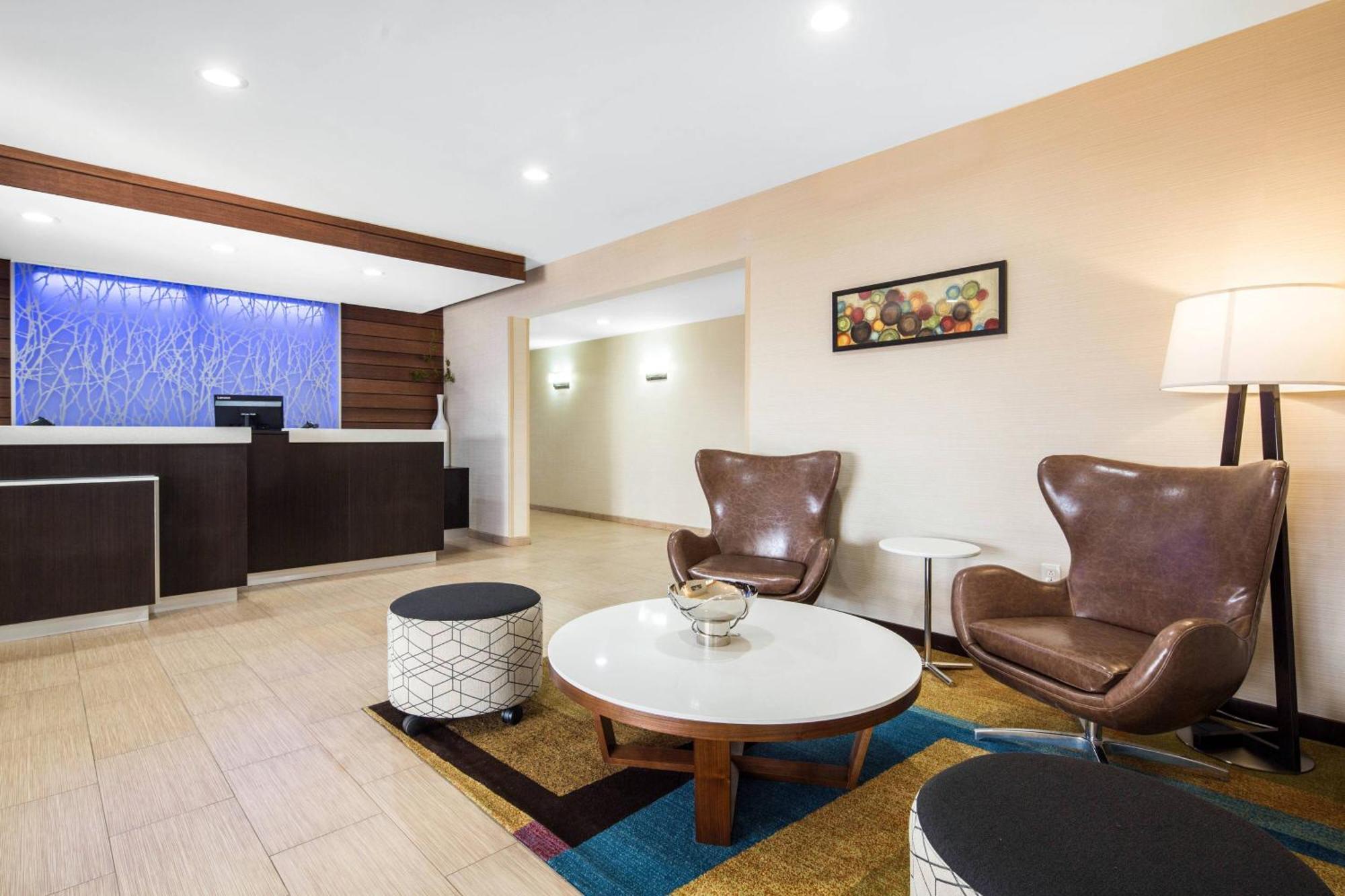 Hotel Fairfield & By Marriott